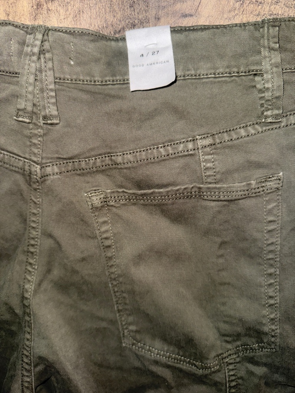 Good American Twill Cargo Shorts Olive Green NWT Sz 4/27 Utility Bermuda - Picture 10 of 10